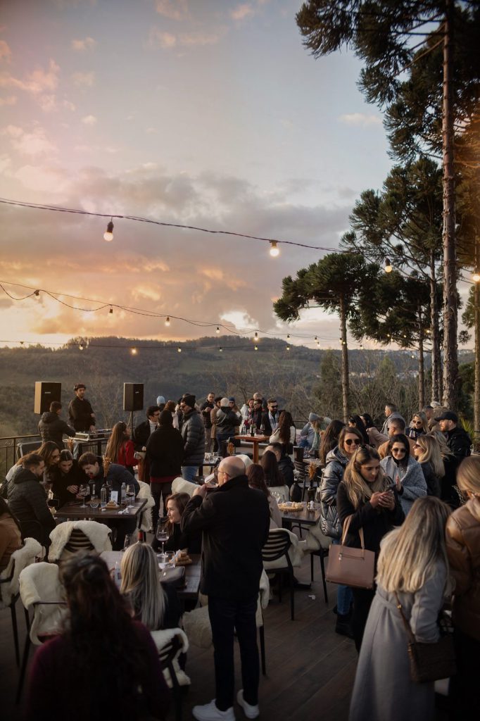 Sunset com DJ — Monte Chiaro Vinhos Finos