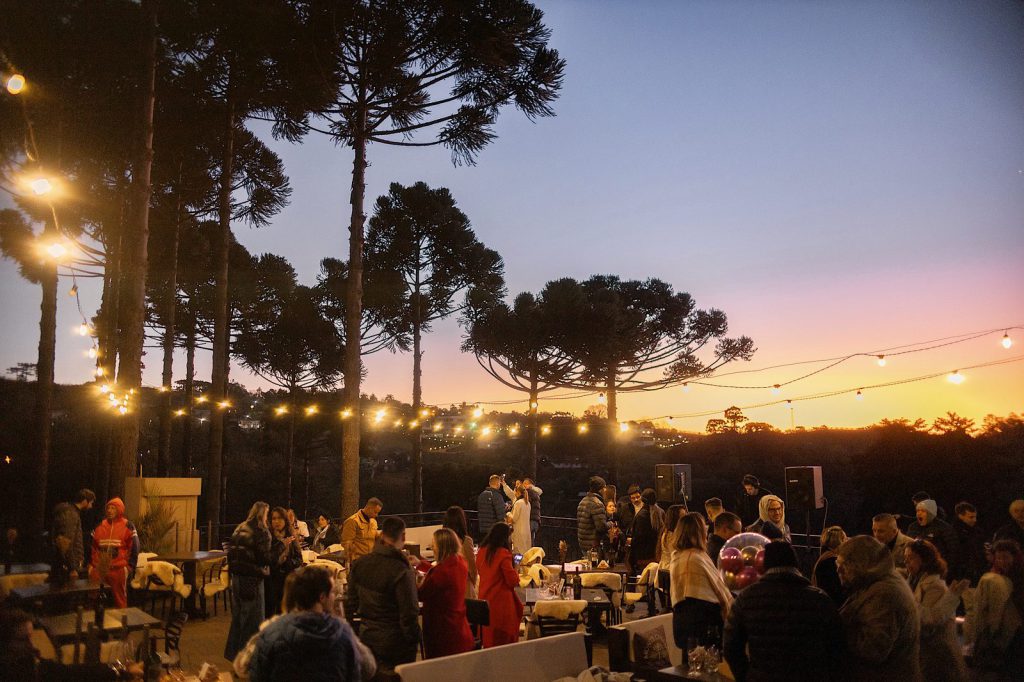 Sunset com DJ — Monte Chiaro Vinhos Finos
